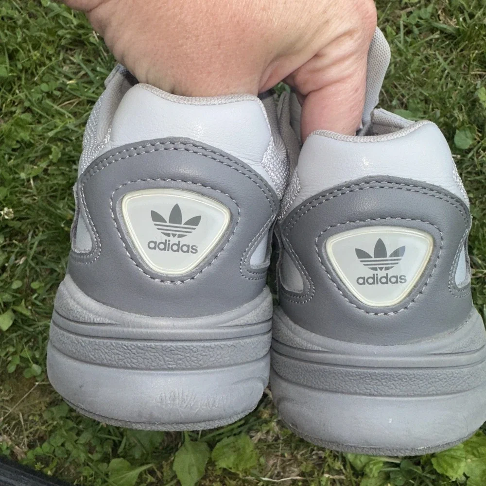Adidas Torsion gray‎ Men's us Size 10 Lace-up Shoes
